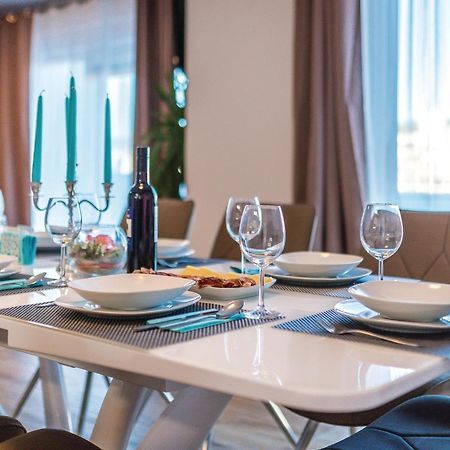Beautiful Home In Sibenik With Kitchen Kültér fotó