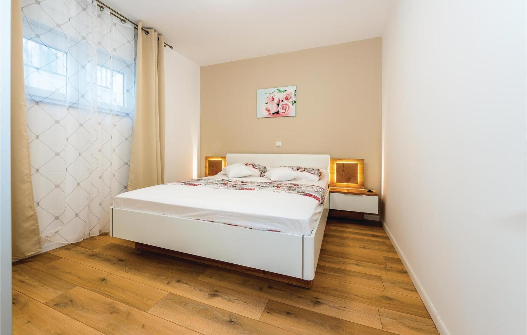 Beautiful Home In Sibenik With Kitchen Kültér fotó