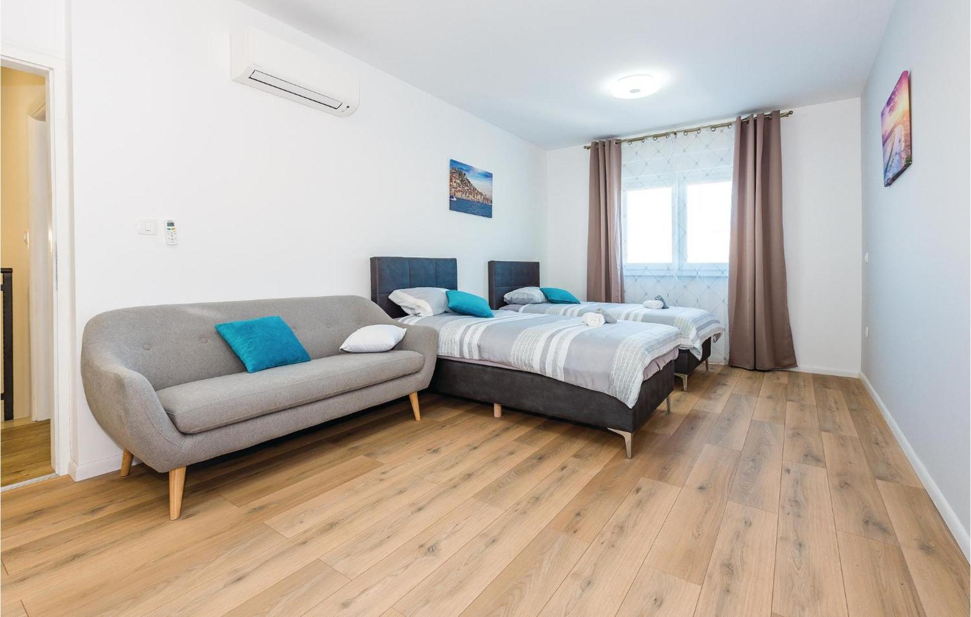 Beautiful Home In Sibenik With Kitchen Kültér fotó